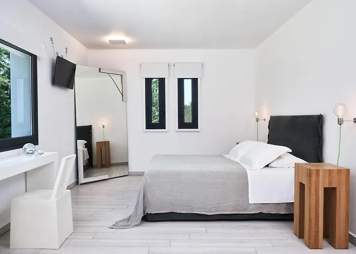 The Designer'S Villa - Member Of Spiritual Living Corfu Villa